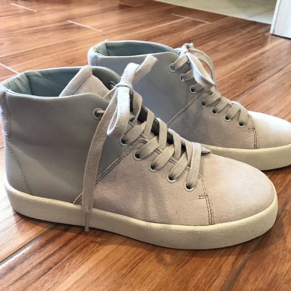 Kendall + Kylie High Top Dylan Sneakers - Picture 2 of 4